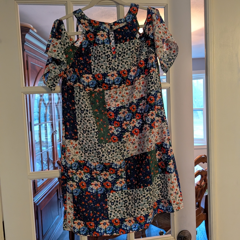 C Floral Patchwork Cold-Shoulder Midi Dress - Picture 4 of 6